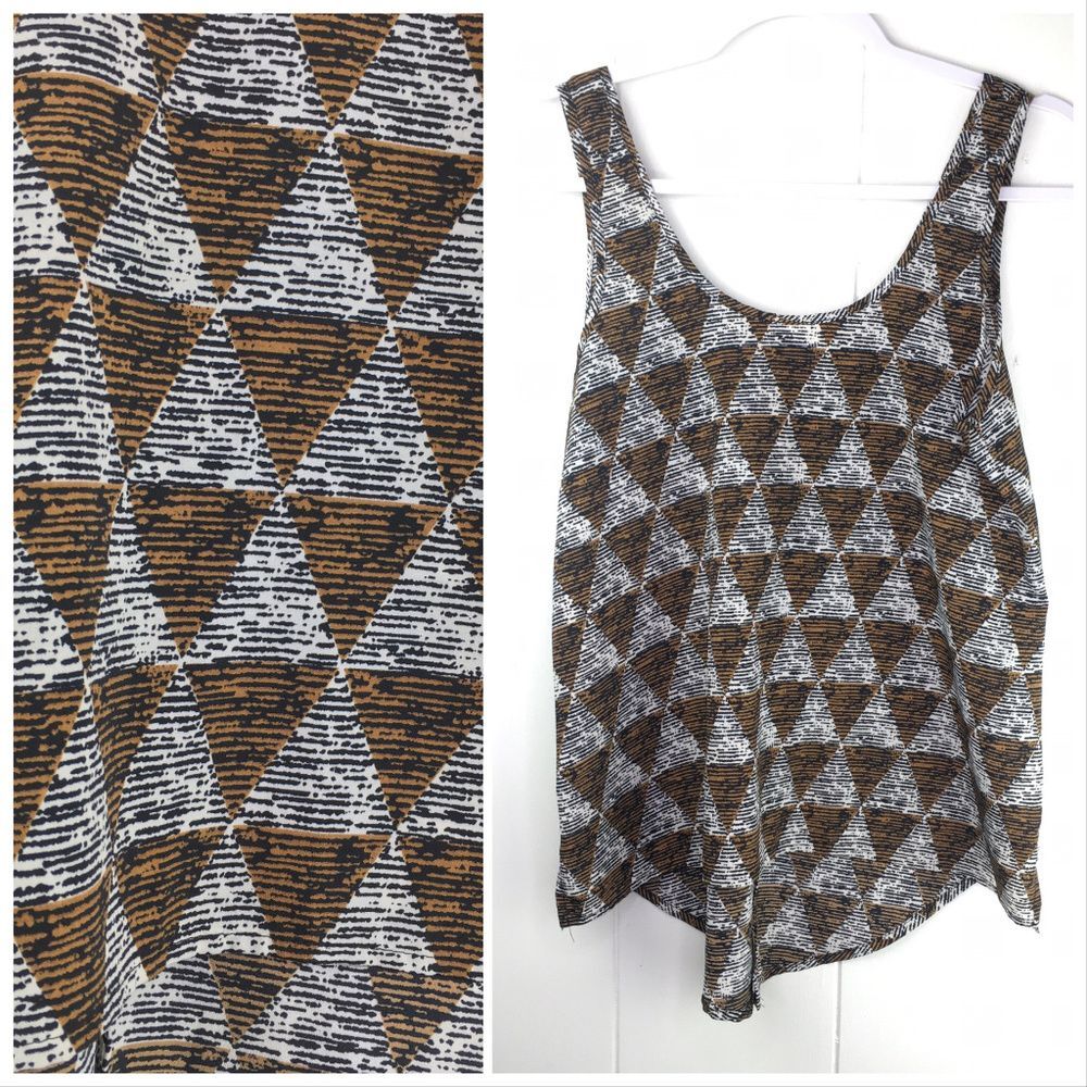 Women's XS Geometric Triangles Lightweight Split Tie-Back Tank Top